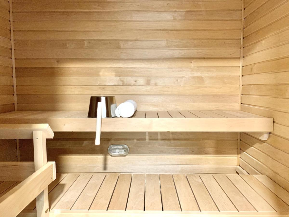 Huoneisto Finland Panorama Suite: Luxury Sauna Retreat With Arena Views